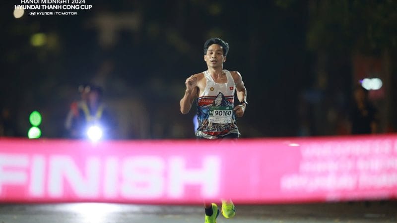 VnExpress Marathon Hà Nội Midnight 2024 – Nguyễn Văn Lai thắng cách biệt Kiptoo