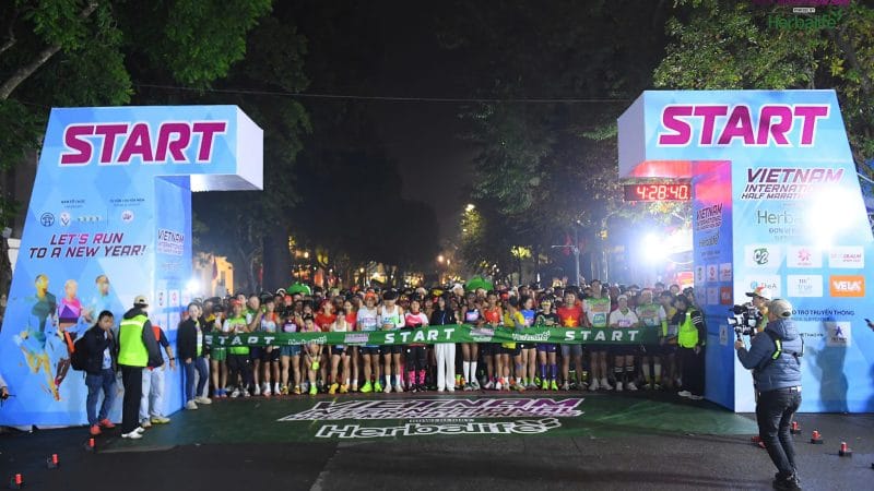 Vietnam International Half Marathon 2025 : Oanh ỉn lại phá kỷ lục quốc gia